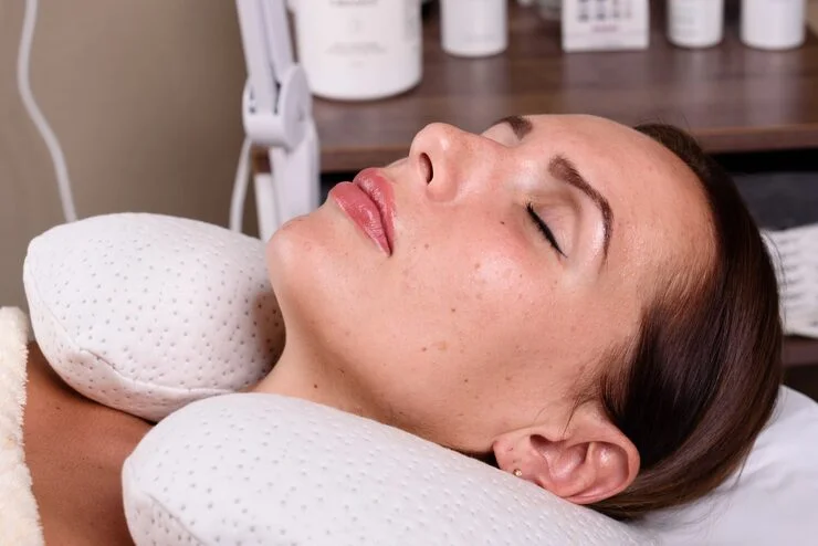 Dull skin treatment at Varadhi Hair N Glow Hair Transplant & Skin Laser Clinic, Vijayawada, Andhra Pradesh